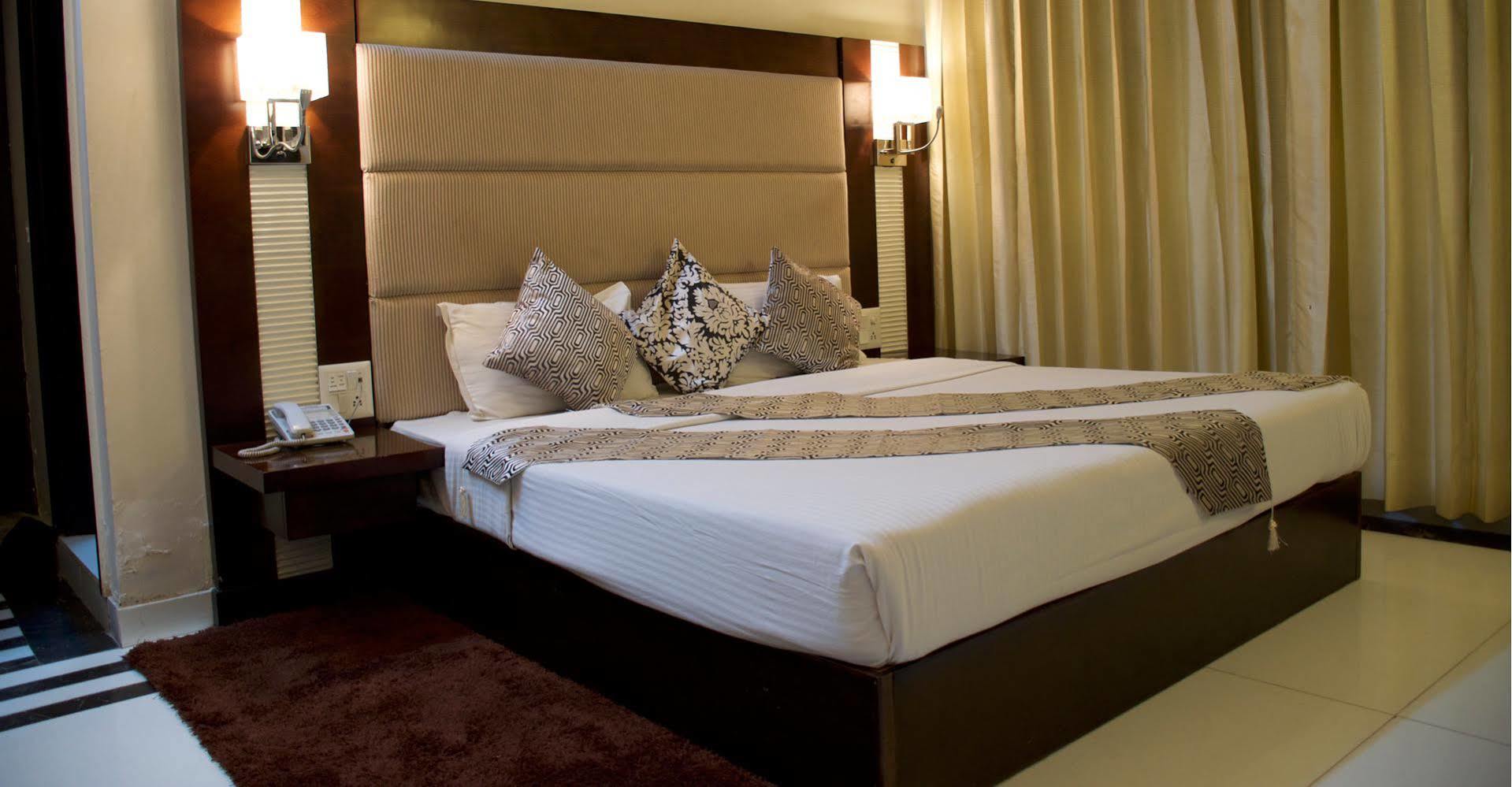 גורגאון The Grand Hotel Bizzotel מראה חיצוני תמונה